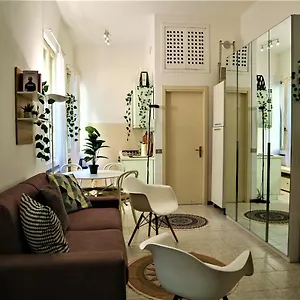 - La Casa Delle Meraviglie -navigli Edition- Milano