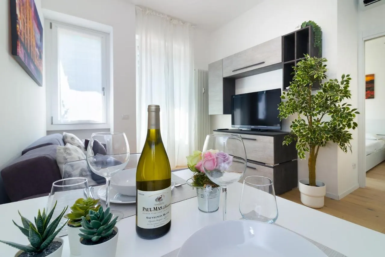 Appartamento Bright Terrace In Milano 0*,  Italia